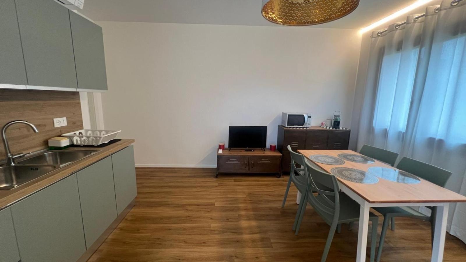Vive Apartments Visit Veneto Express カステルフランコ・ヴェーネト エクステリア 写真